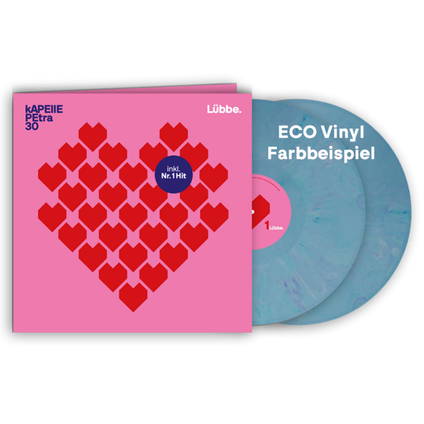 Das Bild zeigt ein pinkes Vinyl-Cover mit vielen roten Herzen, die gemeinsam eine große Herzform bilden. Oben stehen Titelangaben "Kapelle Petra 30" und „Lübbe“. Daneben liegen zwei blau-marmorierte ECO-Vinyl-Schallplatten. Sie dienen als Farbbeispiel.