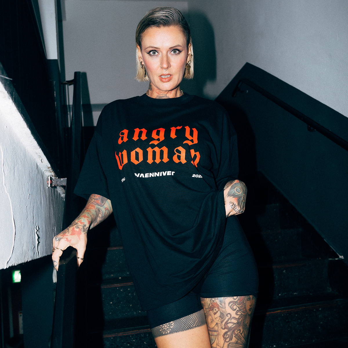 T-Shirt - Tour "angry woman" 2025, schwarz